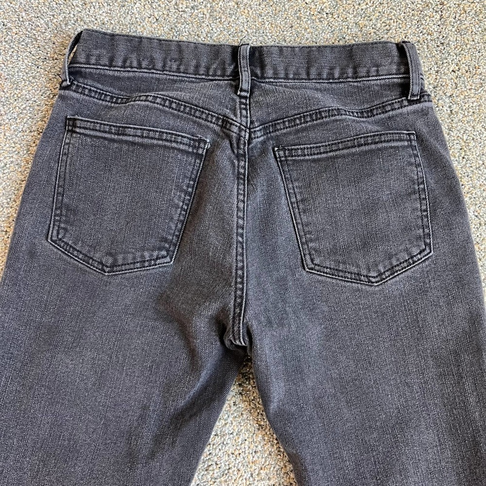 Gap Best Girlfriend High Rise Crop Jeans Women’s 26 Stretch Raw Hem Black Denim - Picture 6 of 7